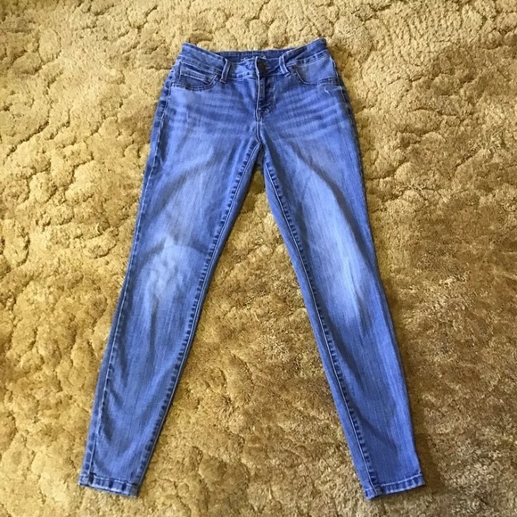 Maurice’s Women's Faded Medium Wash Straight Leg Jeans - Picture 7 of 8